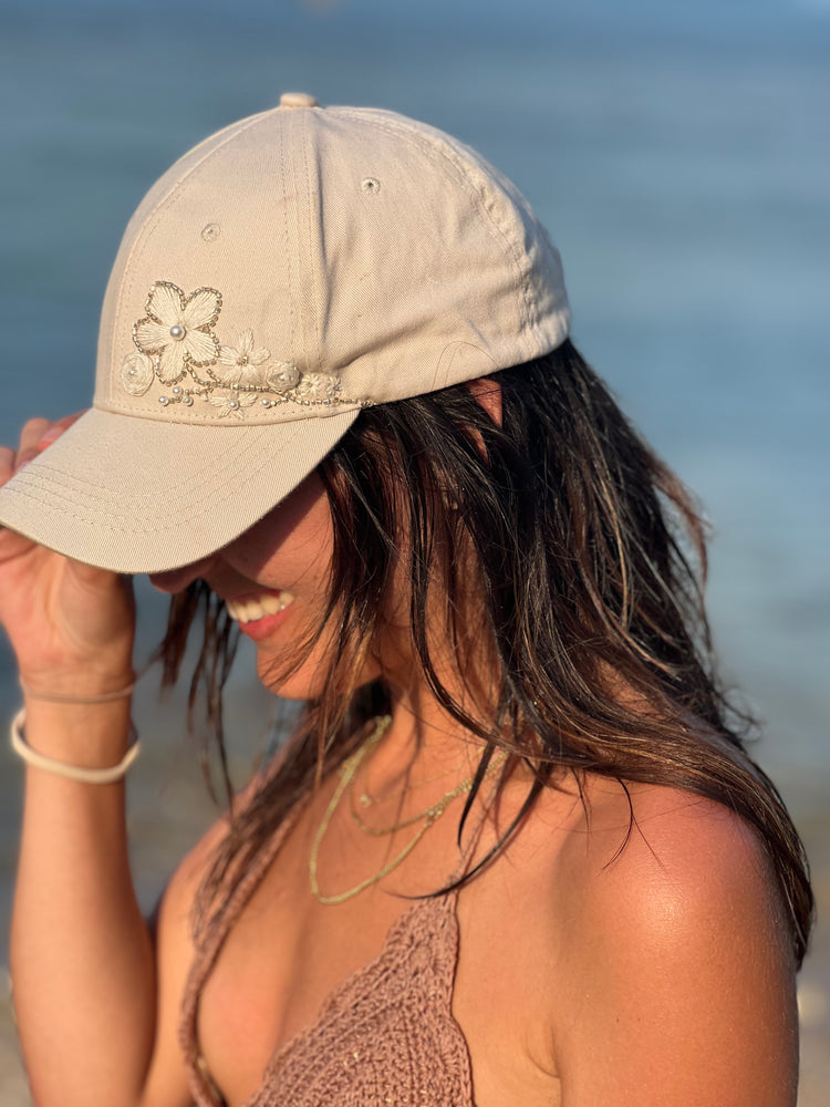 Casquette motif floral brodée