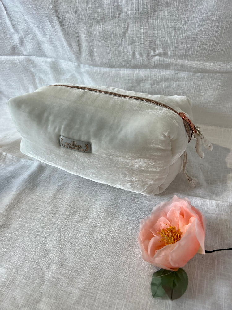 Trousse de toilette broderie perlée