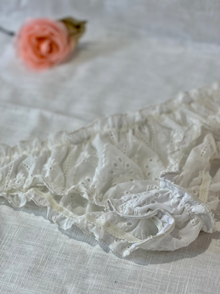 Culotte bloomer brodée en dentelle