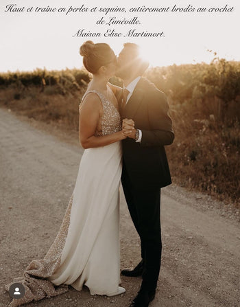 haut et traîne en perles