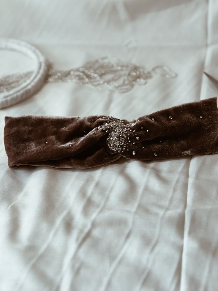 Headband en velours brodé