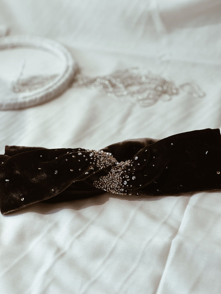 Headband en velours brodé