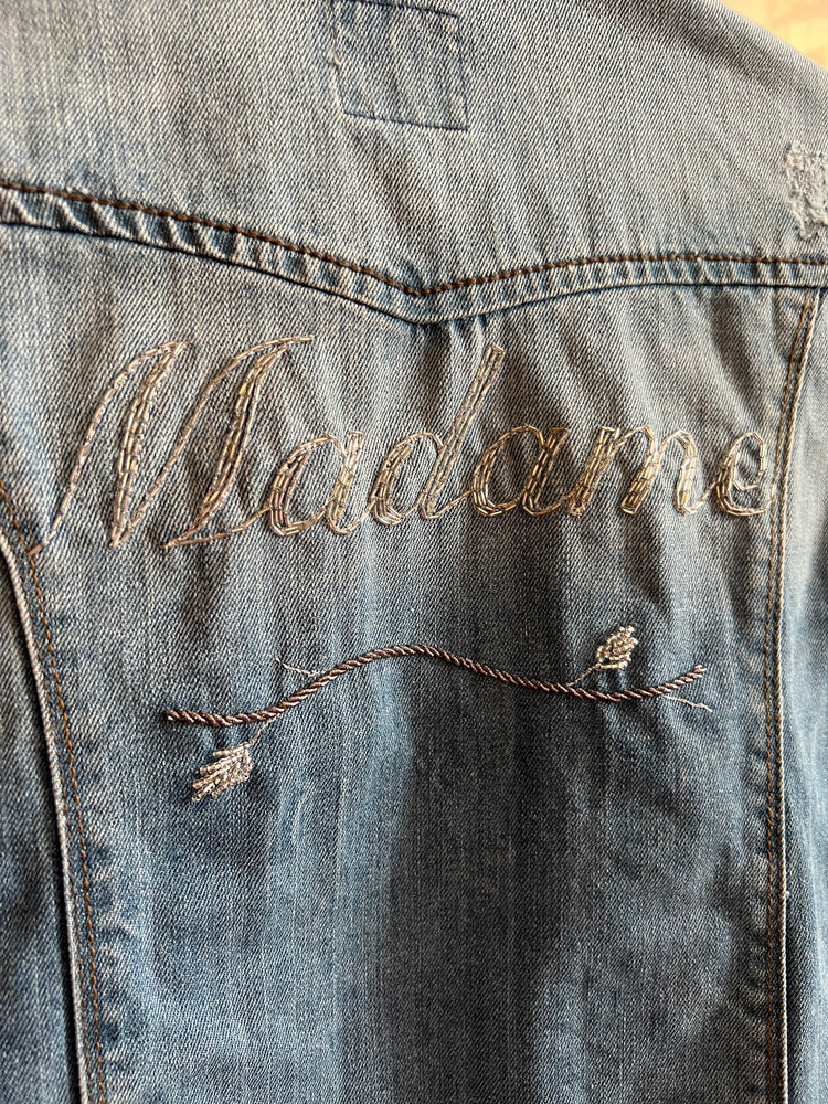 Veste en jean broderie perlée personnalisable